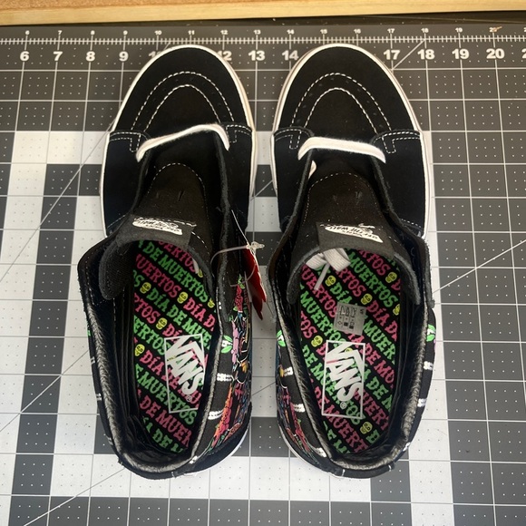 Vans sk8 hi
DIA DE MUERTOS💀💀
GLOW IN THE DARK
BRAND NEW - Picture 10 of 16